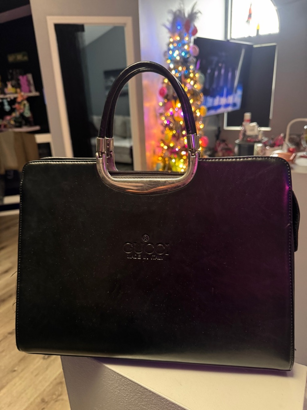 Black Leather Top-Handle Women's Bag w/Gucci logo